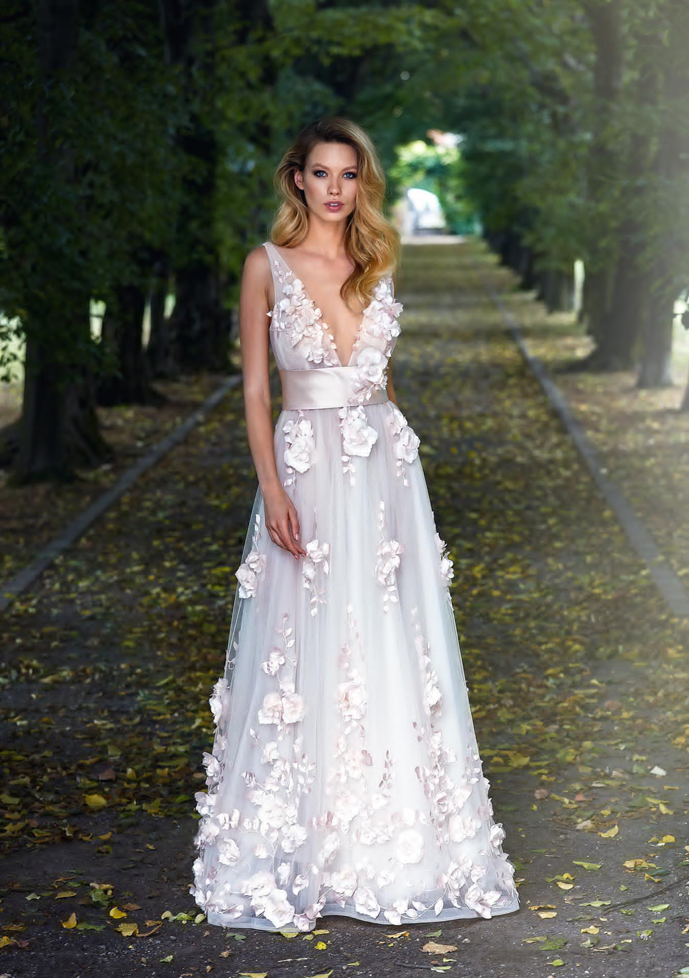 Boho-Chic Wedding Dresses: Discover the Dream Dresses for Your Outdoor Wedding