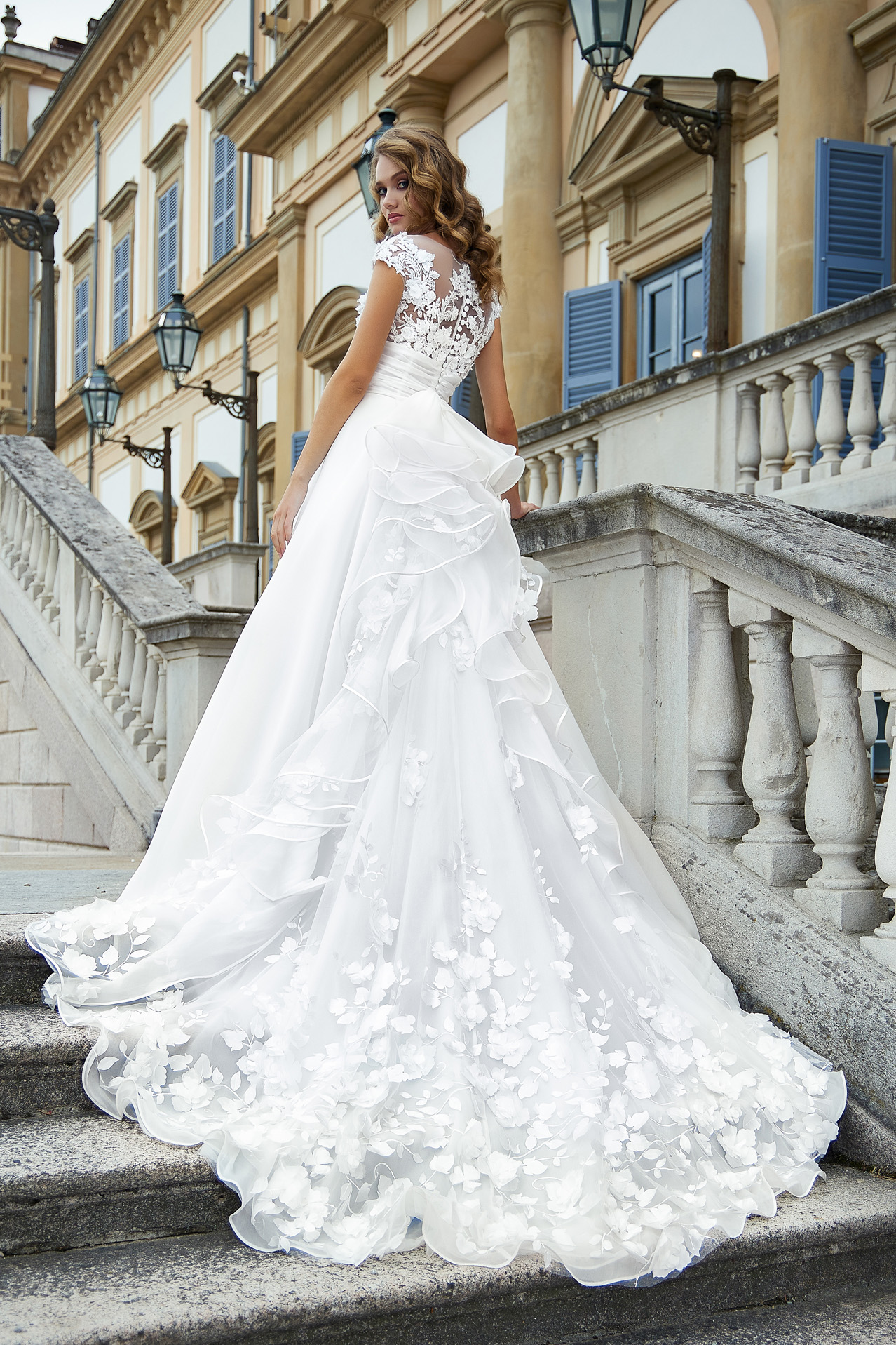 Gli abiti da sposa floral