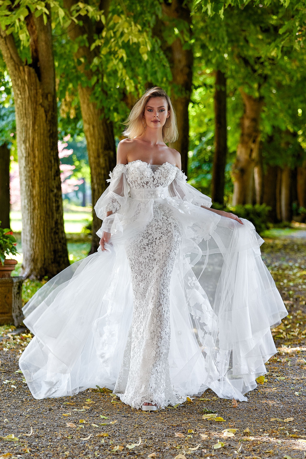 Scopri il tuo abito da sposa ideale esplorando quattro stili unici per quattro donne meravigliose. Dal classico al boho-chic, dal glamour al minimalista, la nostra guida ti aiuta a trovare l'abito da sposa che riflette la tua personalità per un matrimonio indimenticabile. Scopri di più ora!"