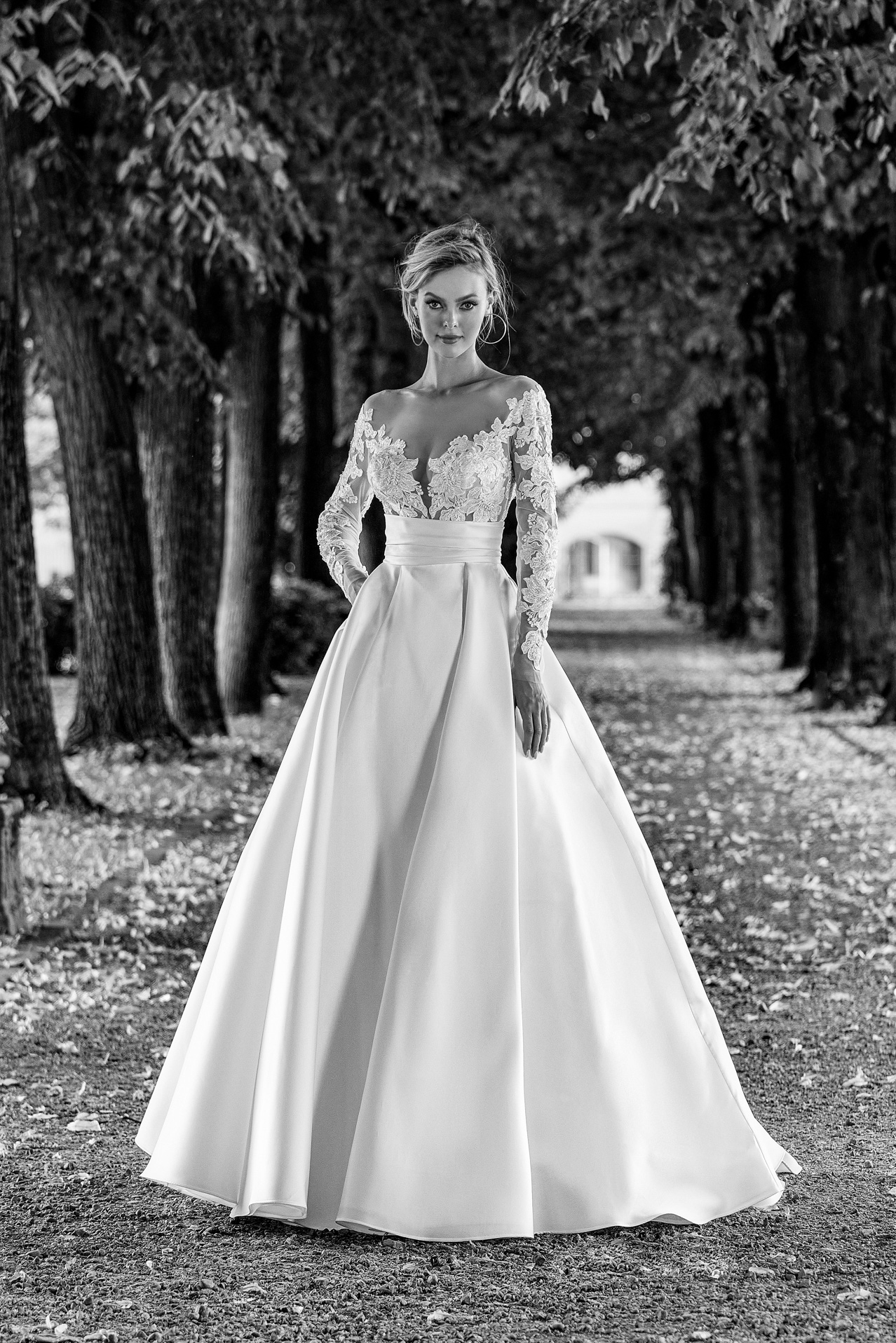 Come Scegliere l'Abito da Sposa Trasformabile Ideale: Consigli e Tendenze per una Sposa Due Volte Unica - Bellezza e Praticità in un Solo Vestito