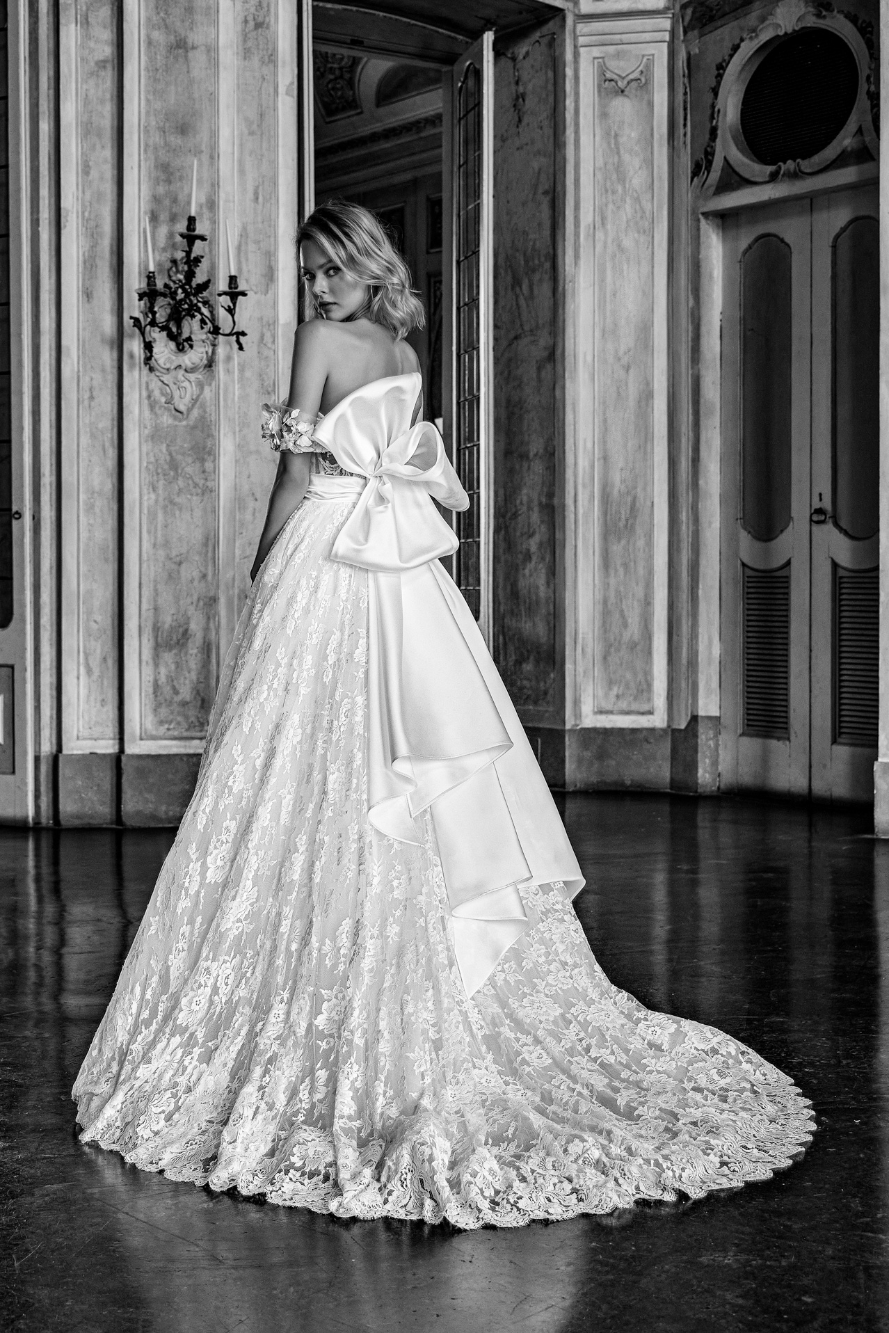 Wedding Dress Trends 2025: Let's Take a Look - Experience The Thrill of Being a Bride Beauty Icon Between Art and Fashion - Vogue Style 100% Made in Italy for a Fairytale Wedding 