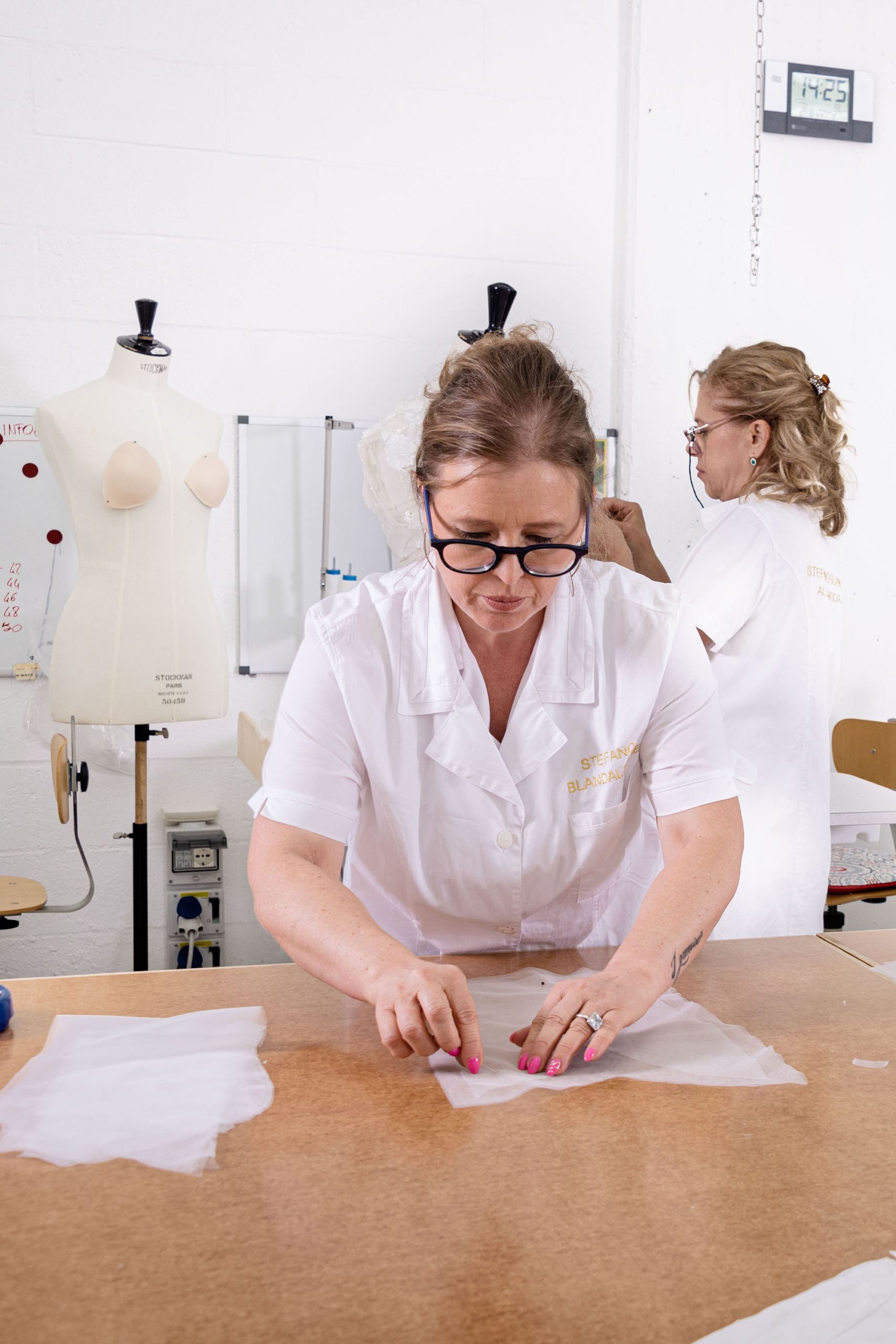 La Magia dei Matrimoni: Una Guida alla Sartoria Italiana di Abiti da Sposa La Magia dei Matrimoni: Una Guida alla Sartoria Italiana di Abiti da Sposa