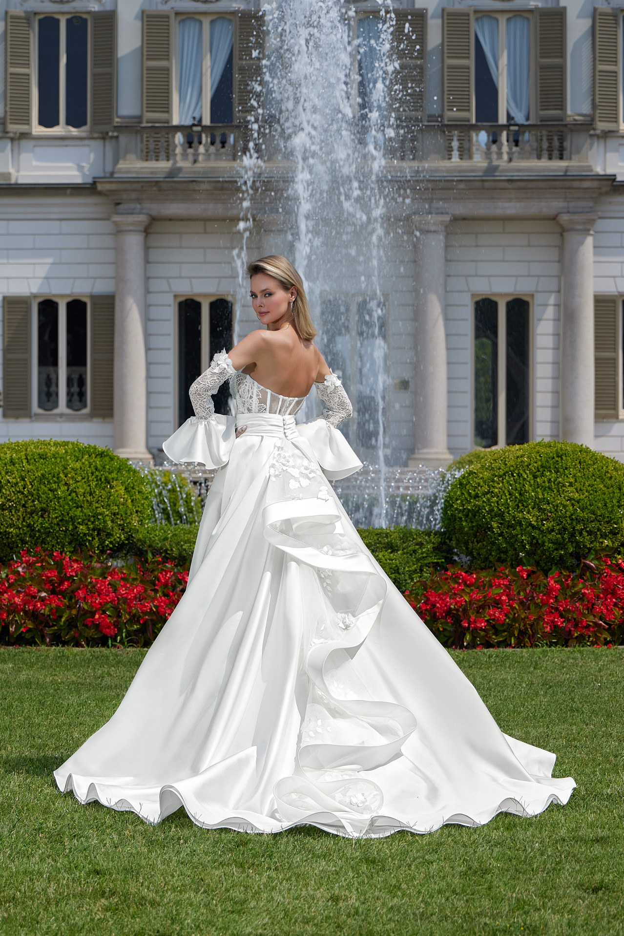 Ruffle Wedding Dresses: Volume and Movement for a Unique and Special Look