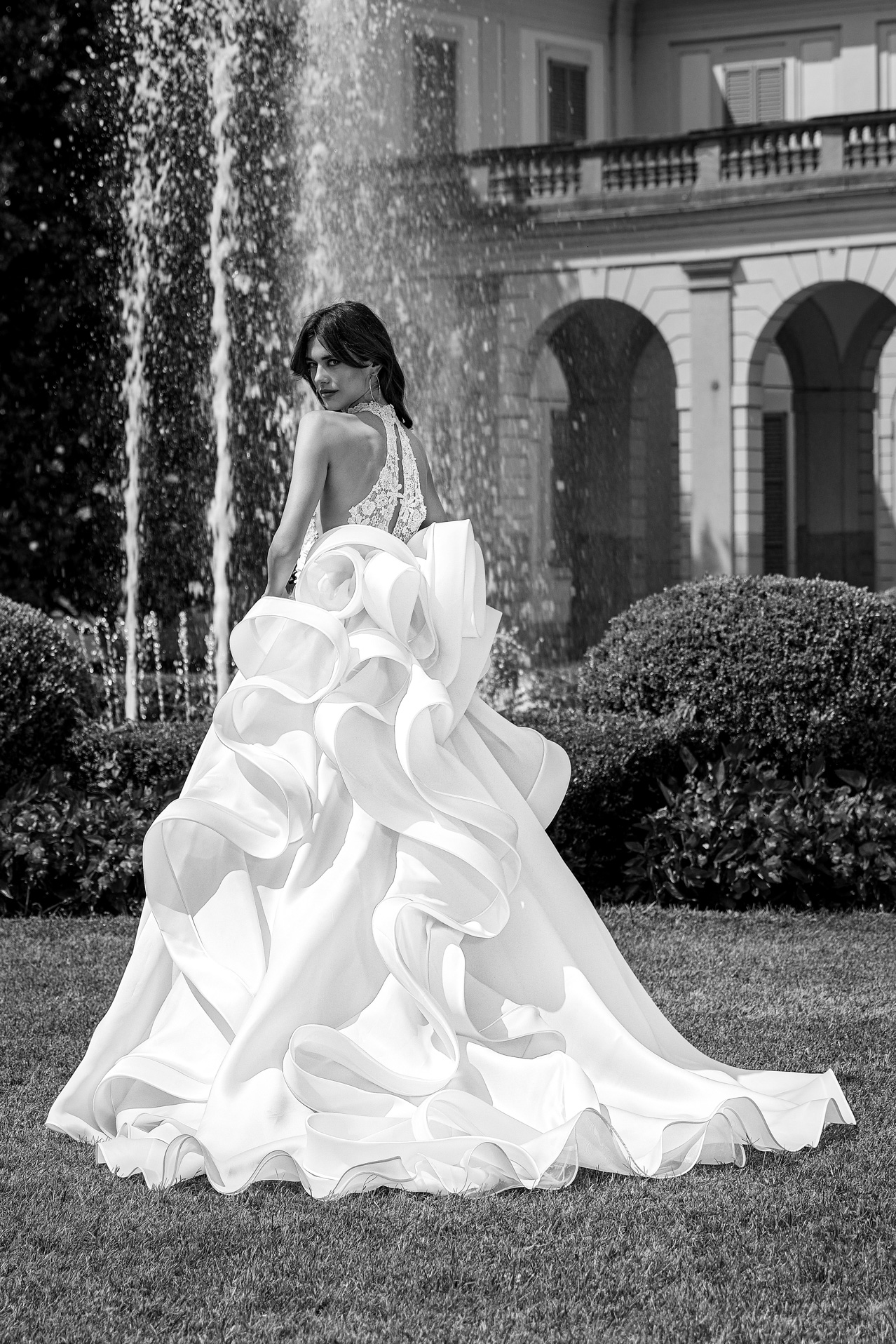 Atelier Abiti da Sposa Biella: La Moda incontra l'Arte per un Matrimonio da Sogno - Look Nuziale Inimitabile
