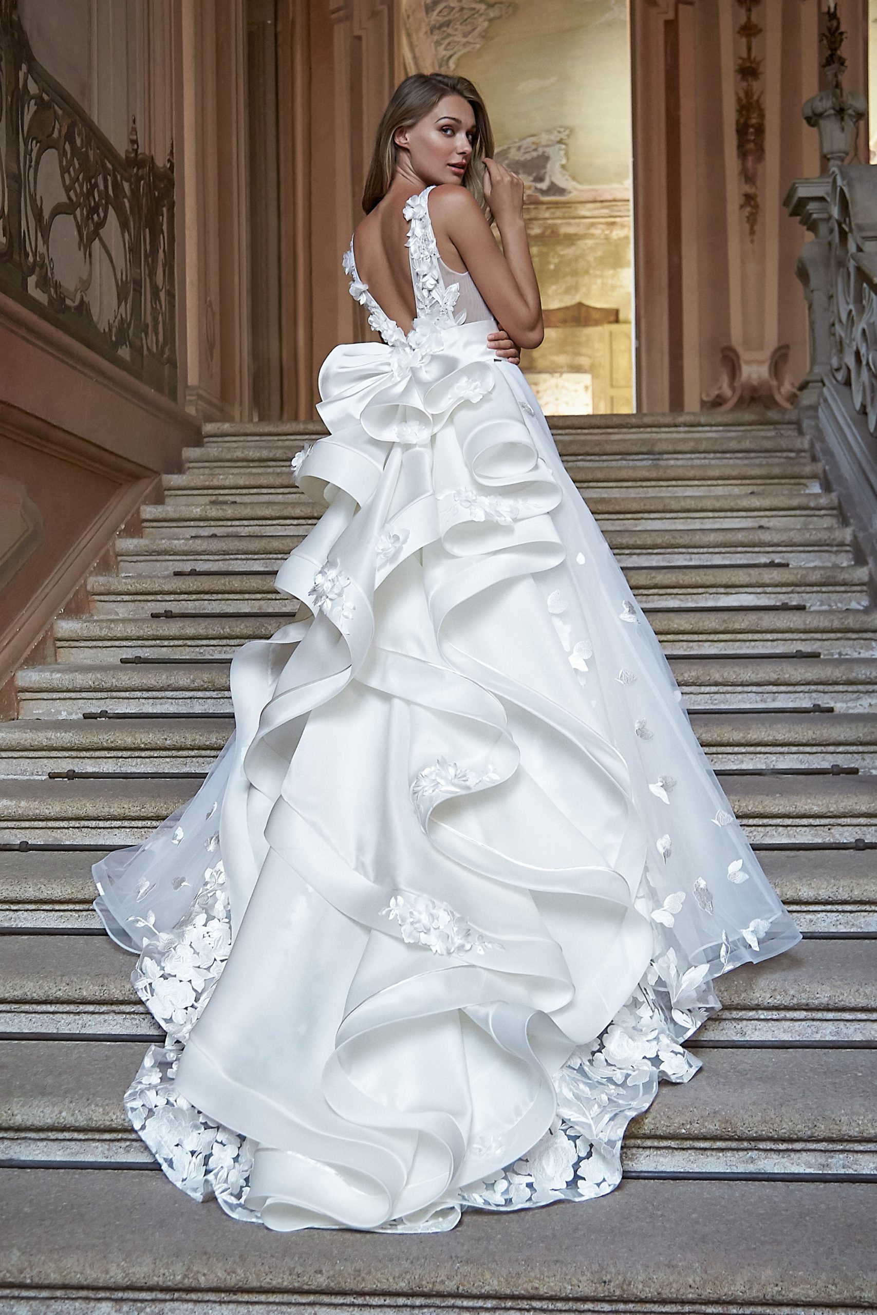 Ruffle Wedding Dresses: Volume and Movement for a Unique and Special Look