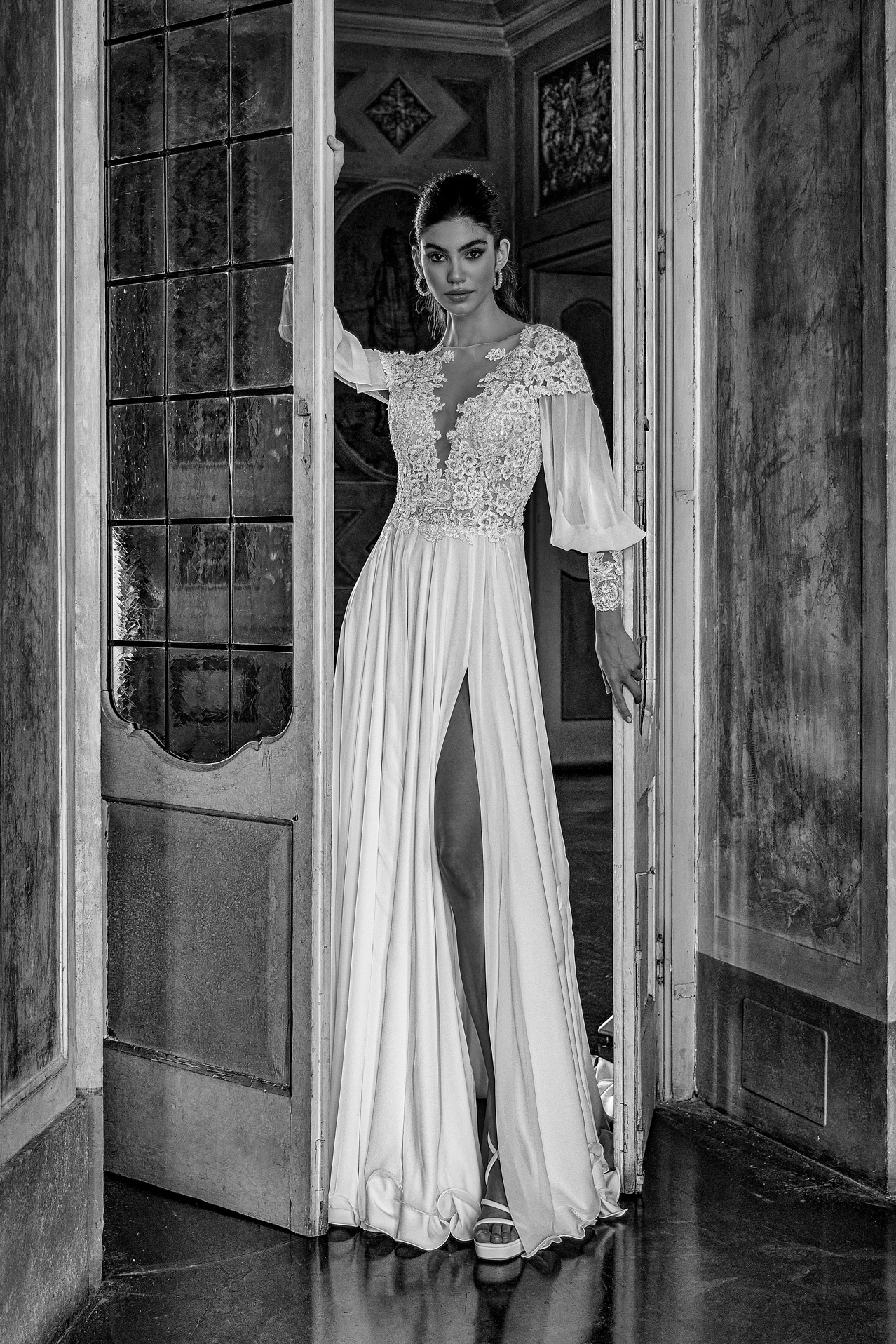 Abiti da Sposa che Slanciano la Figura: Opere Sartoriali che Accarezzano la Fisicità! Abiti da Sposa che Slanciano la Figura: Opere Sartoriali che Accarezzano la Fisicità!