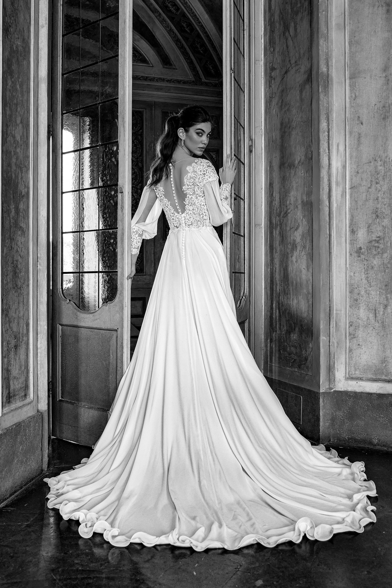 I Segreti per un Look Nuziale Incantevole con Abiti da Sposa Semplici: Scopri il Tuo Stile Senza Tempo - Per Essere una Sposa Unica