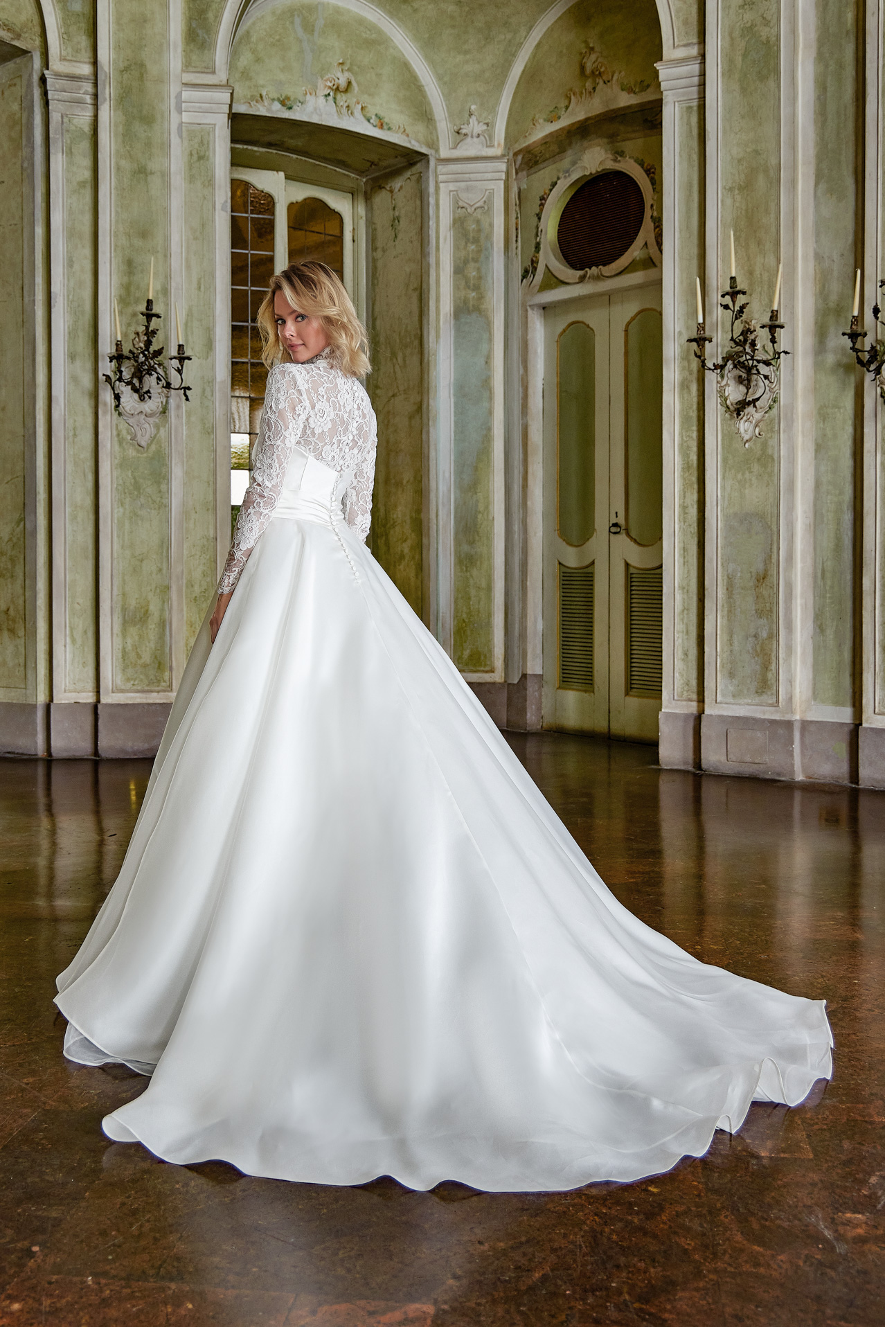 Personalizzare il Tuo Abito da Sposa: Tecniche e Idee Creative per un Look Unico