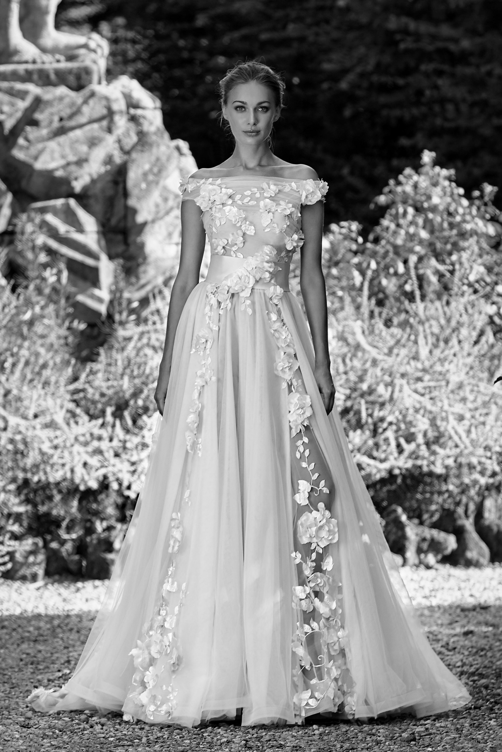 Abiti da Sposa Fano: Lusso Dipinto di Vogue Style - Alta Moda Sposa 100% Made in Italy per una Sposa Unica ed Esclusiva!