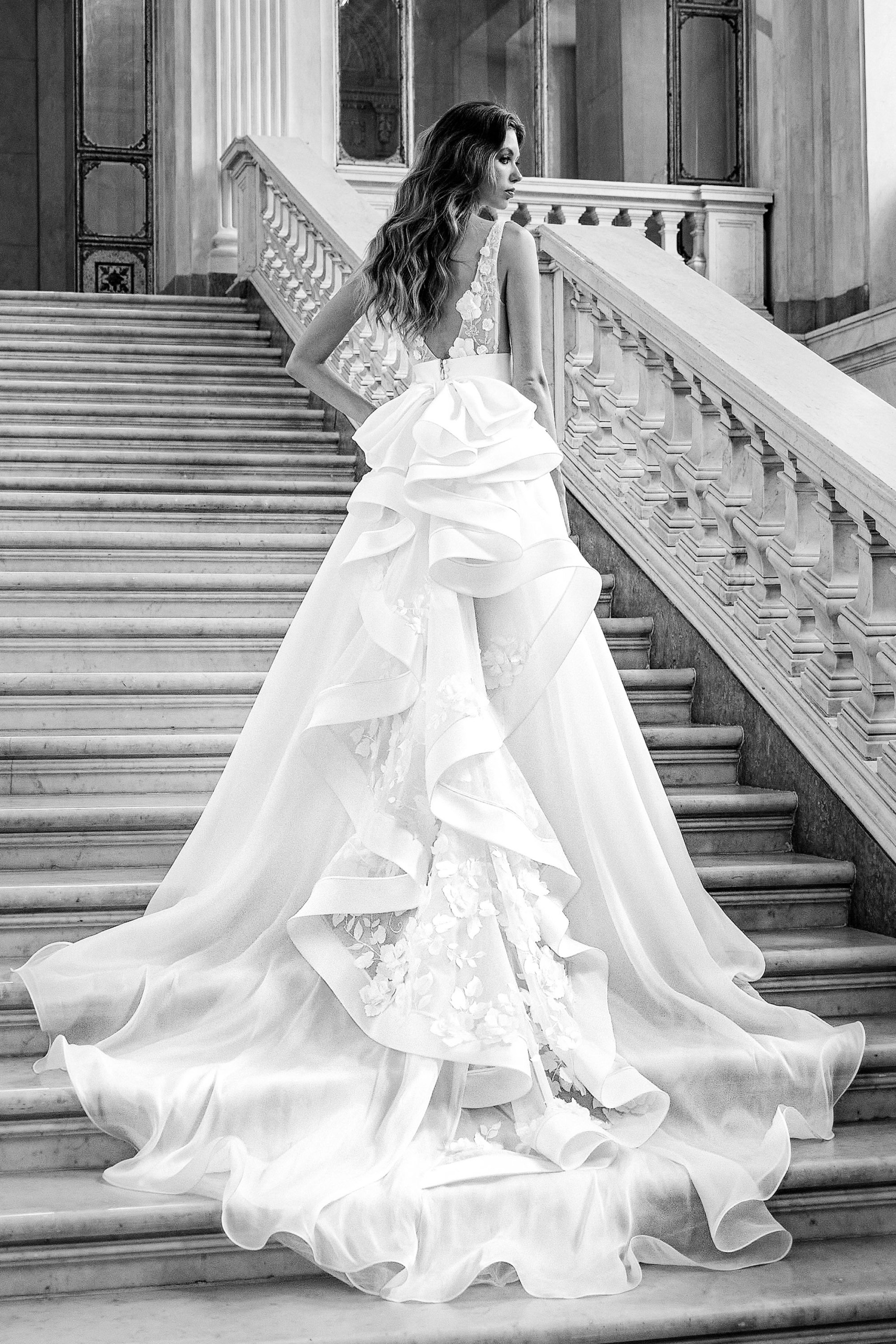 Wedding Dresses Modena: Discover Bridal Masterpieces Redefining Nouveau Chic - Wear Haute Couture at Your Wedding