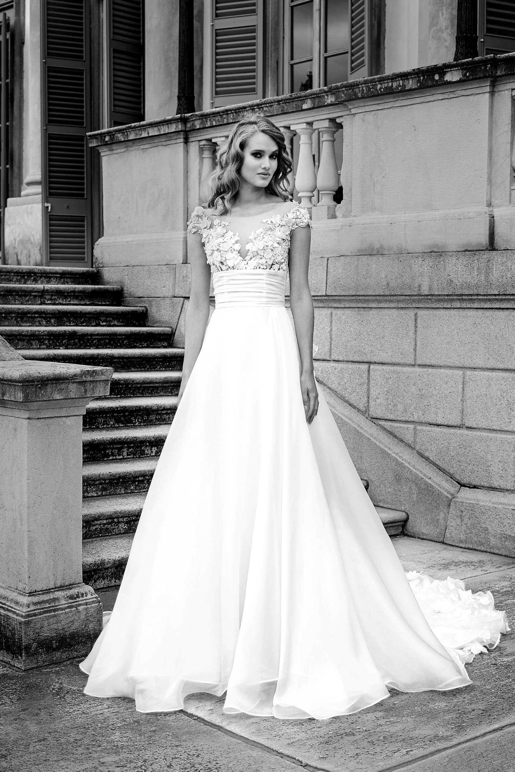 Abiti da Sposa Ancona: L'Alta Moda Sposa 100% Made in Italy - Creazioni su Misura per un Matrimonio da Favola - Per una Sposa Unica e Particolare!