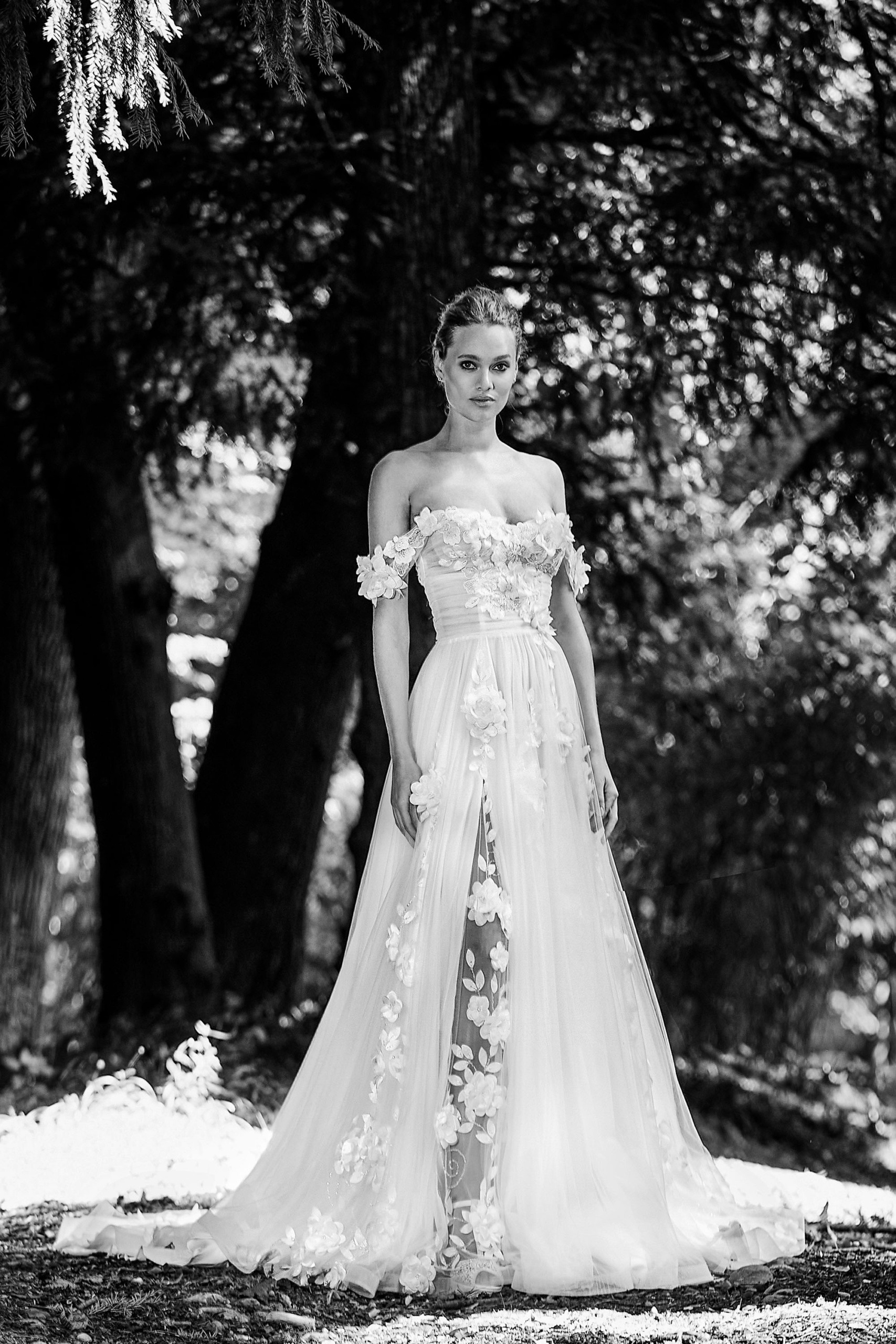 Vestiti da Sposa Casale Monferrato - Alessandria: Vogue Style tra Arte e Bellezza 100% Made in Italy - Look Nuziale Indimenticabile per Brillare al Tuo Matrimonio da Favola - Una Sposa Unica e Particolare!