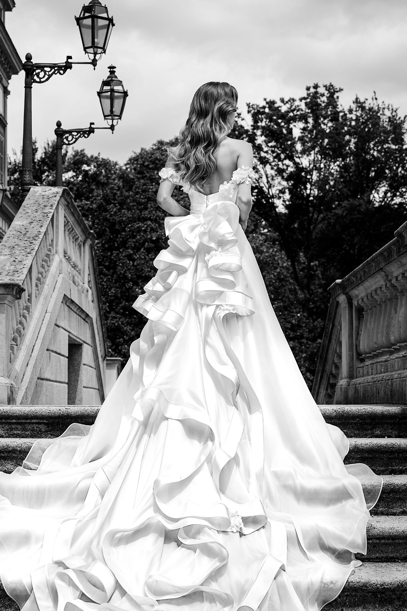 Milano Sposa: Vogue Style tra Arte e Moda - Realizza il Tuo Sogno con un Vestito da Sposa Unico - Consigli e Tendenze per il Tuo Matrimonio