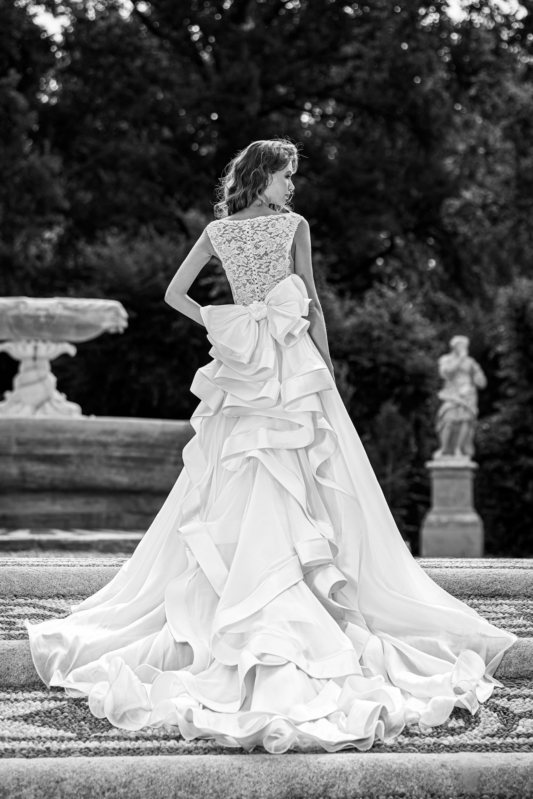 L'Evoluzione degli Abiti da Sposa 2025: L'Arte e il Design 100% Made in Italy per Una Sposa Unica e Particolare!