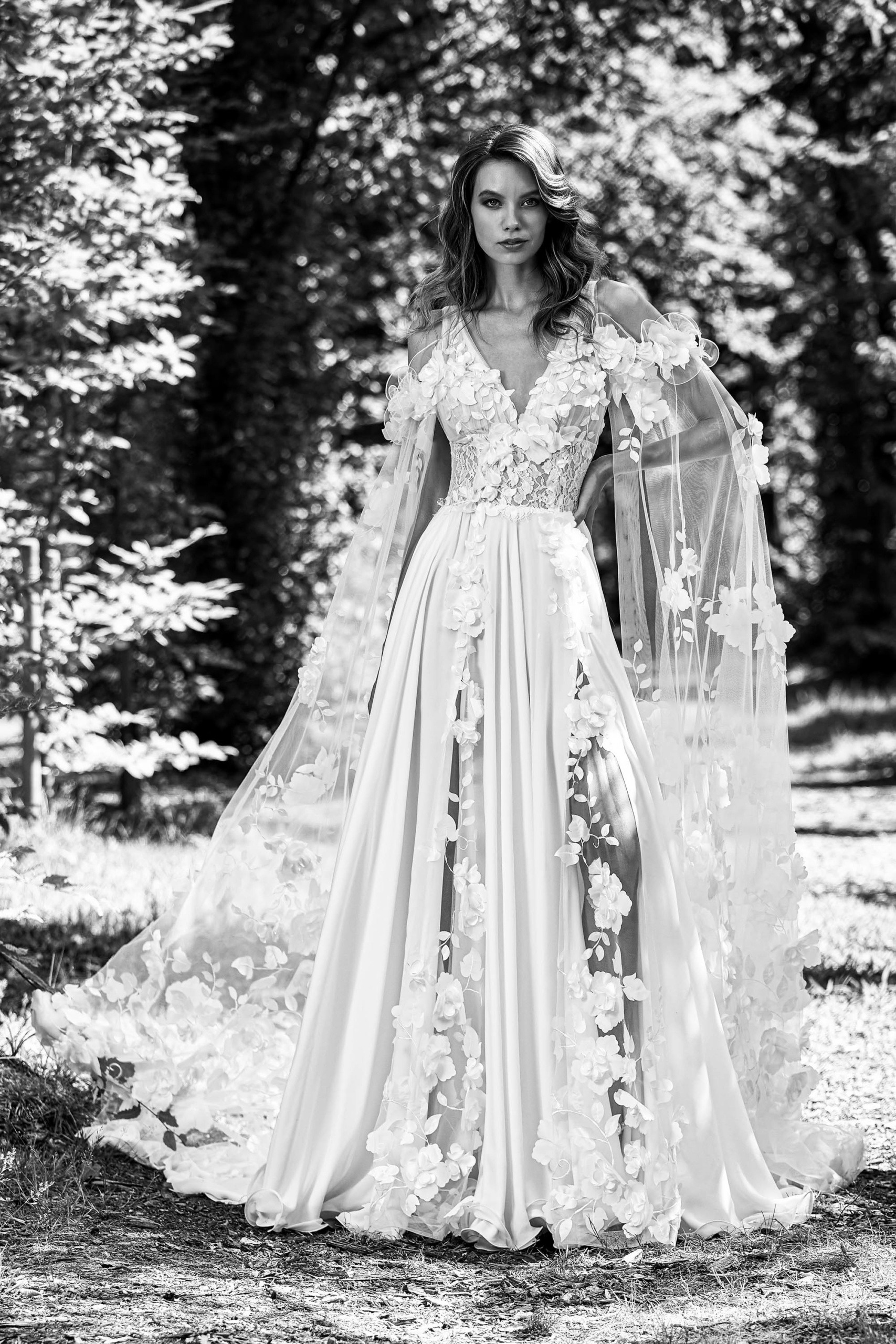 Abiti da Sposa Capri: Brilla al Tuo Matrimonio da Favola con un Look Nuziale Indimenticabile - Un Viaggio tra Arte e Bellezza 100% Made in Italy!