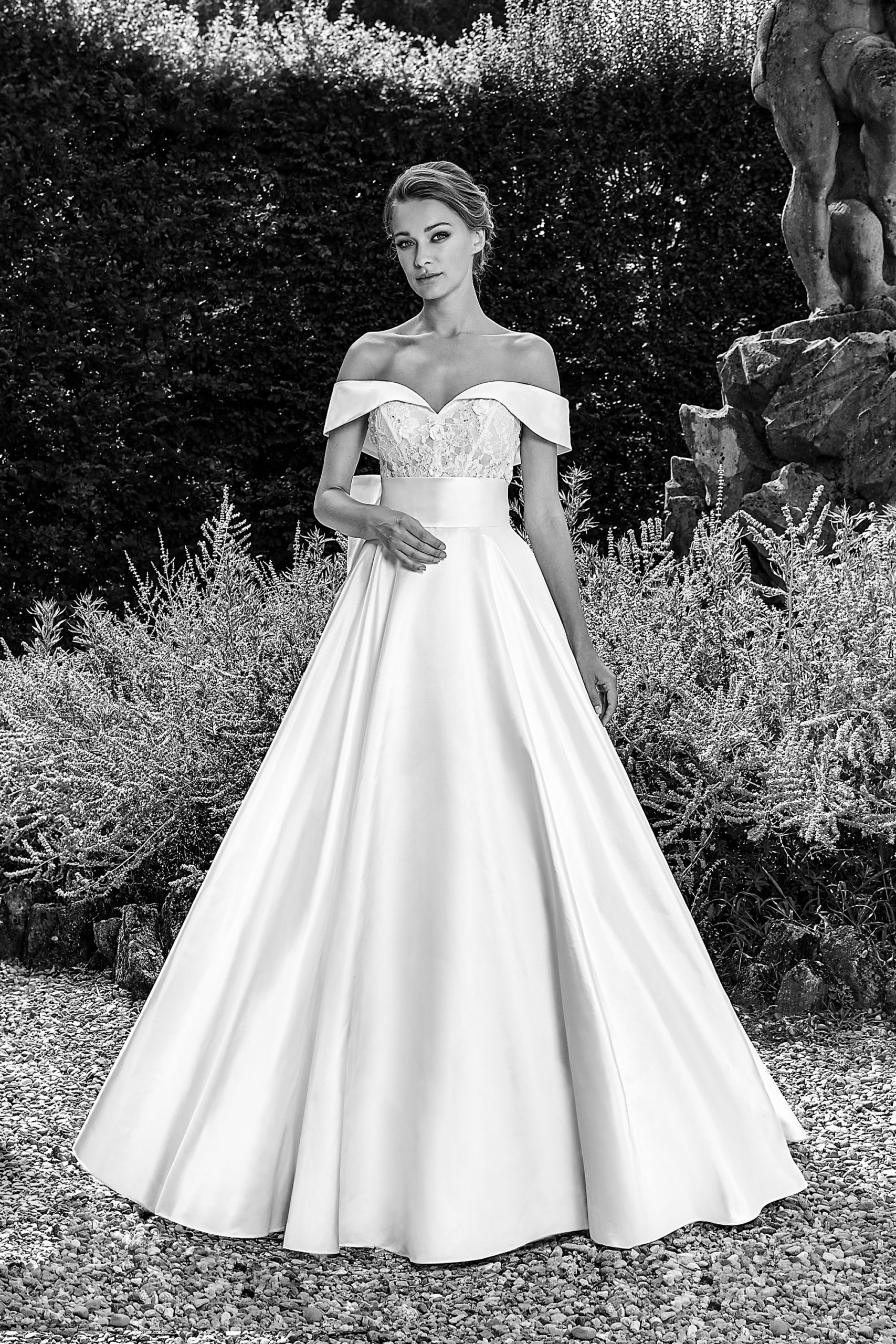 I Segreti per un Look Nuziale Incantevole con Abiti da Sposa Semplici: Scopri il Tuo Stile Senza Tempo - Per Essere una Sposa Unica