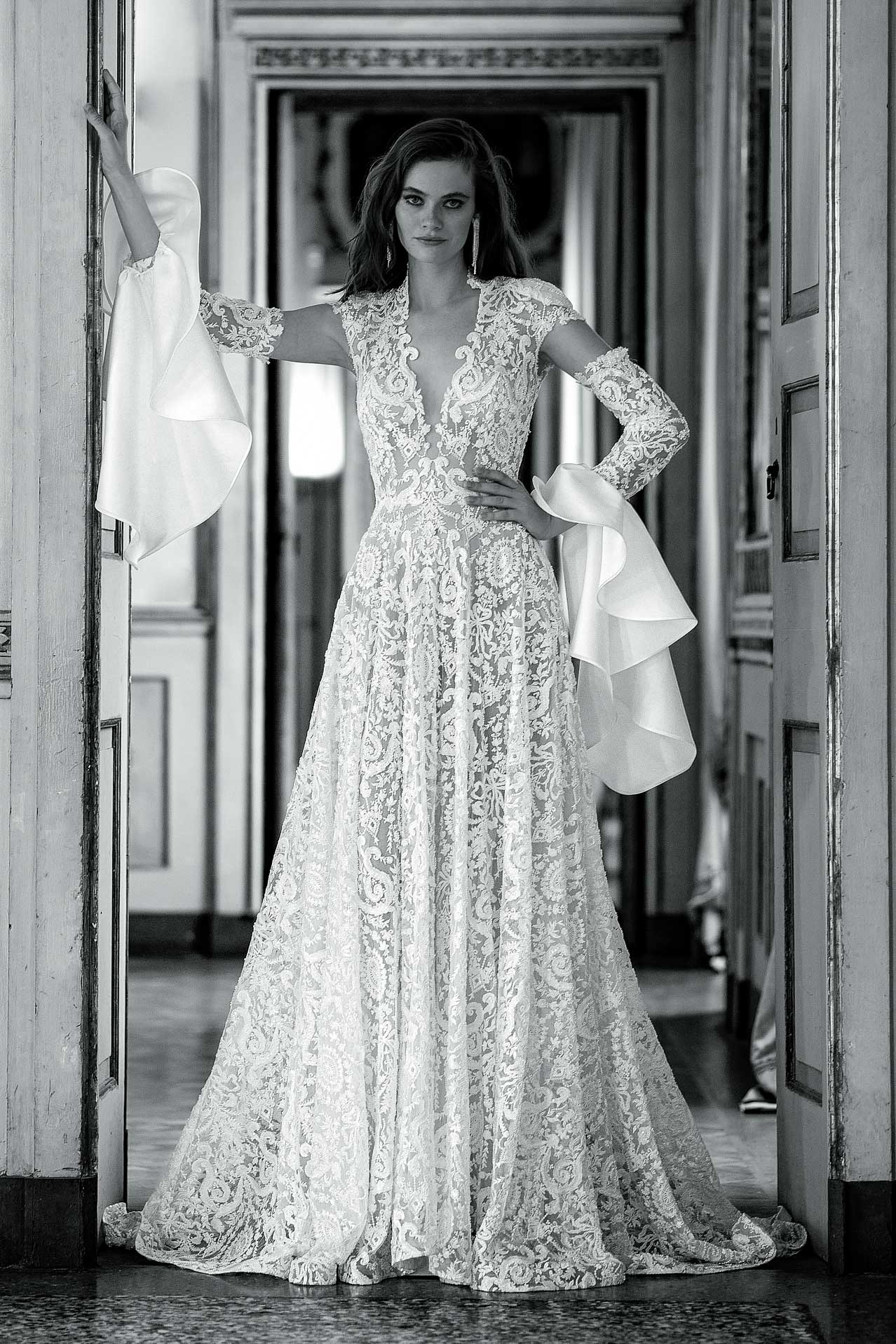 Abito da Sposa Modello 2410: Un Capolavoro di Sogni Abito da Sposa Modello 2410: Un Capolavoro di Sogni