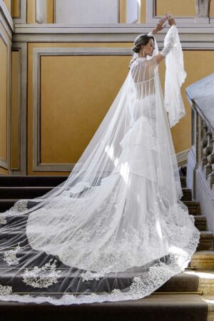 Manto Lungo in Tulle Mano Seta con Bordura in Pizzo Leavers Applicata a Mano - MT SBA 1024
